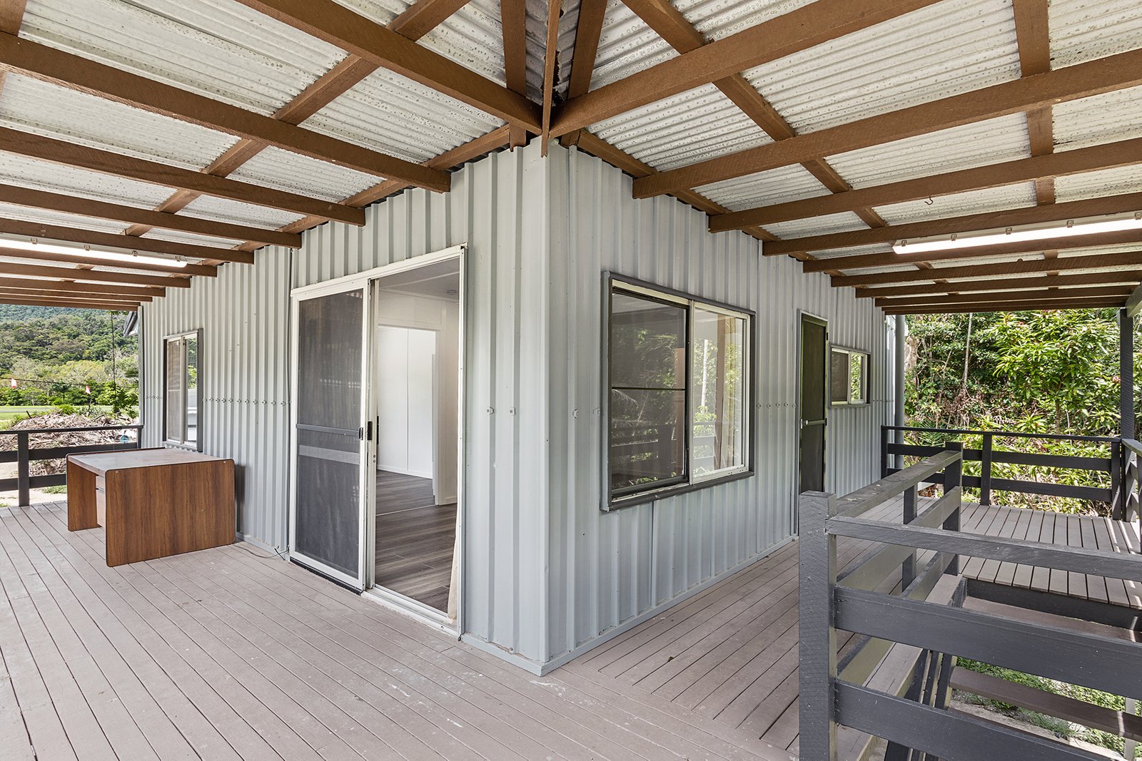 1/2927 Shute Harbour Road FLAMETREE 2