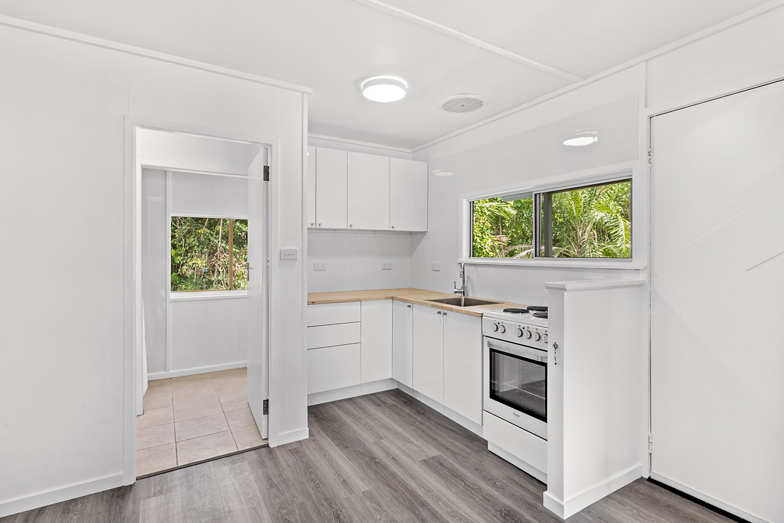 1/2927 Shute Harbour Road FLAMETREE 4