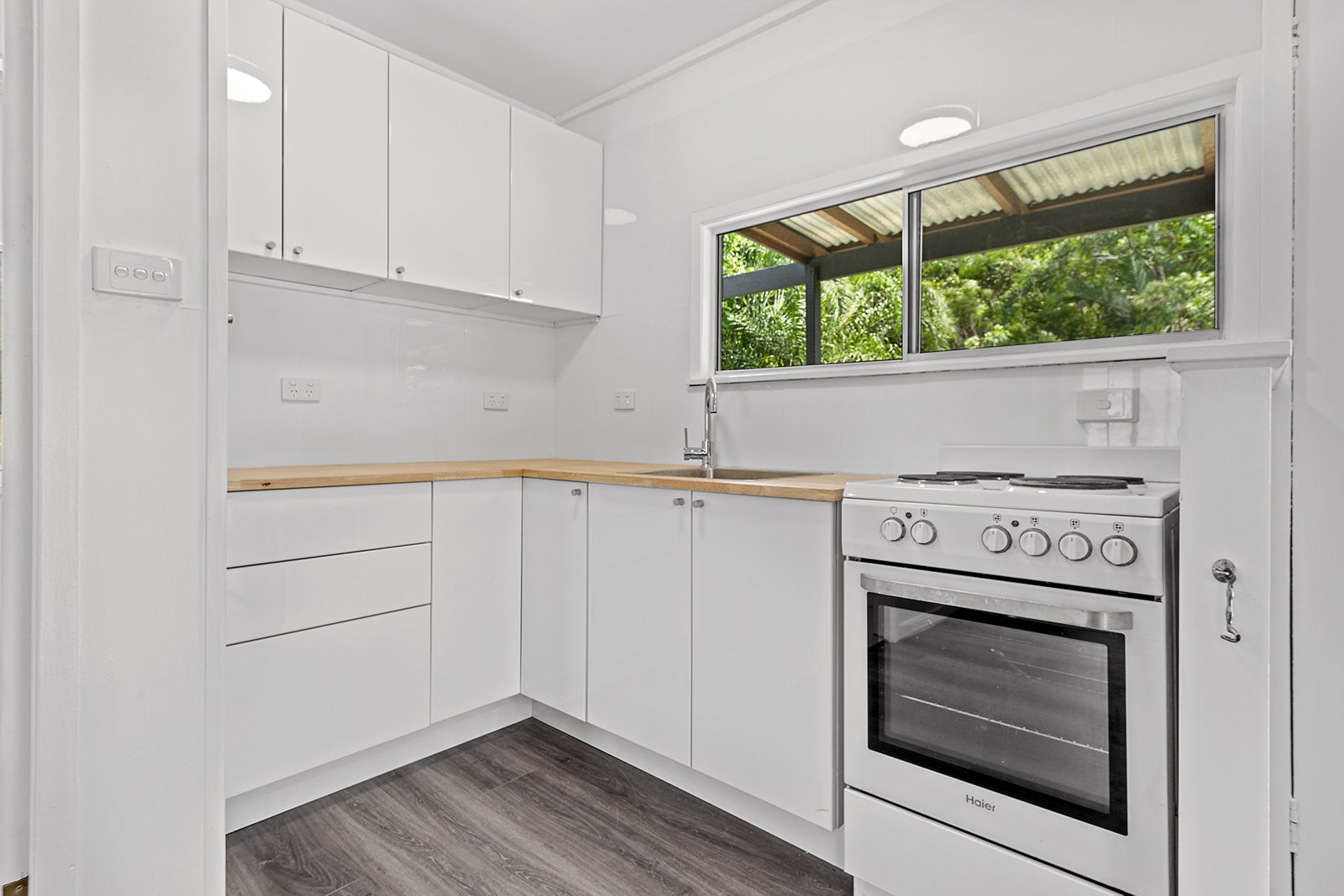 1/2927 Shute Harbour Road FLAMETREE 5