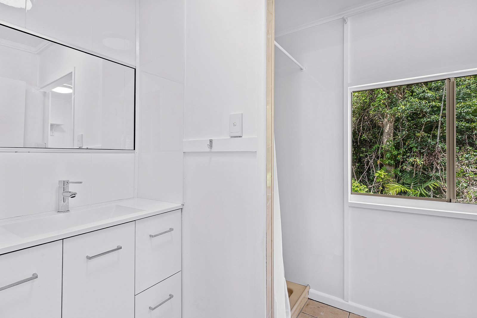 1/2927 Shute Harbour Road FLAMETREE 8