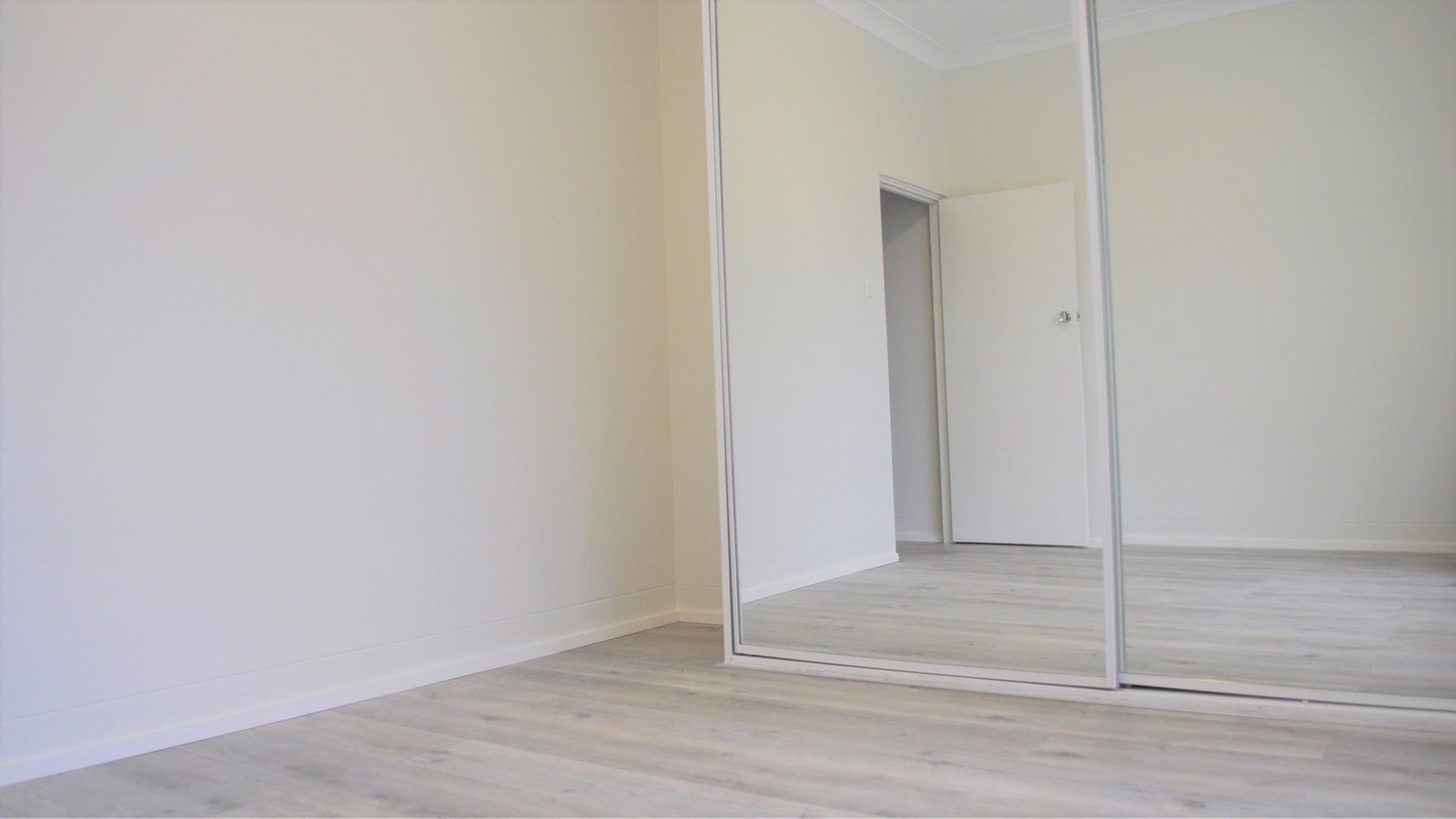 12/98 The Grand Parade BRIGHTON-LE-SANDS 5