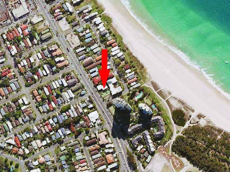 12/983 Gold Coast Highway PALM BEACH 2