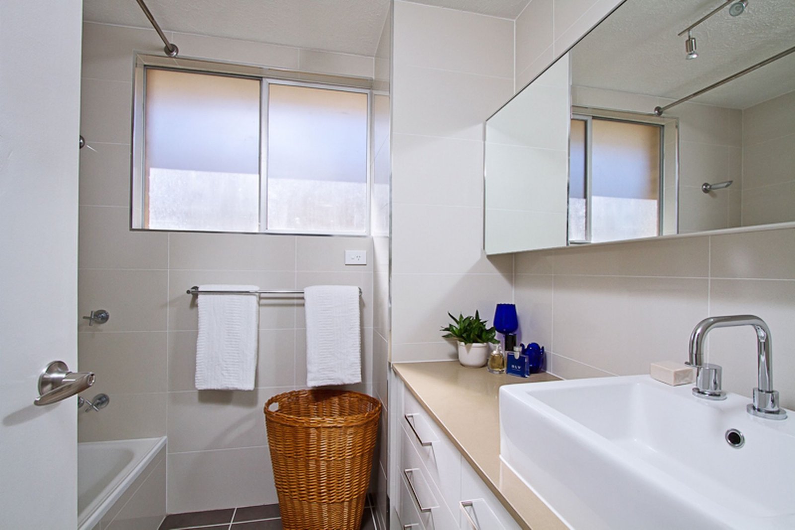 12/983 Gold Coast Highway PALM BEACH 4