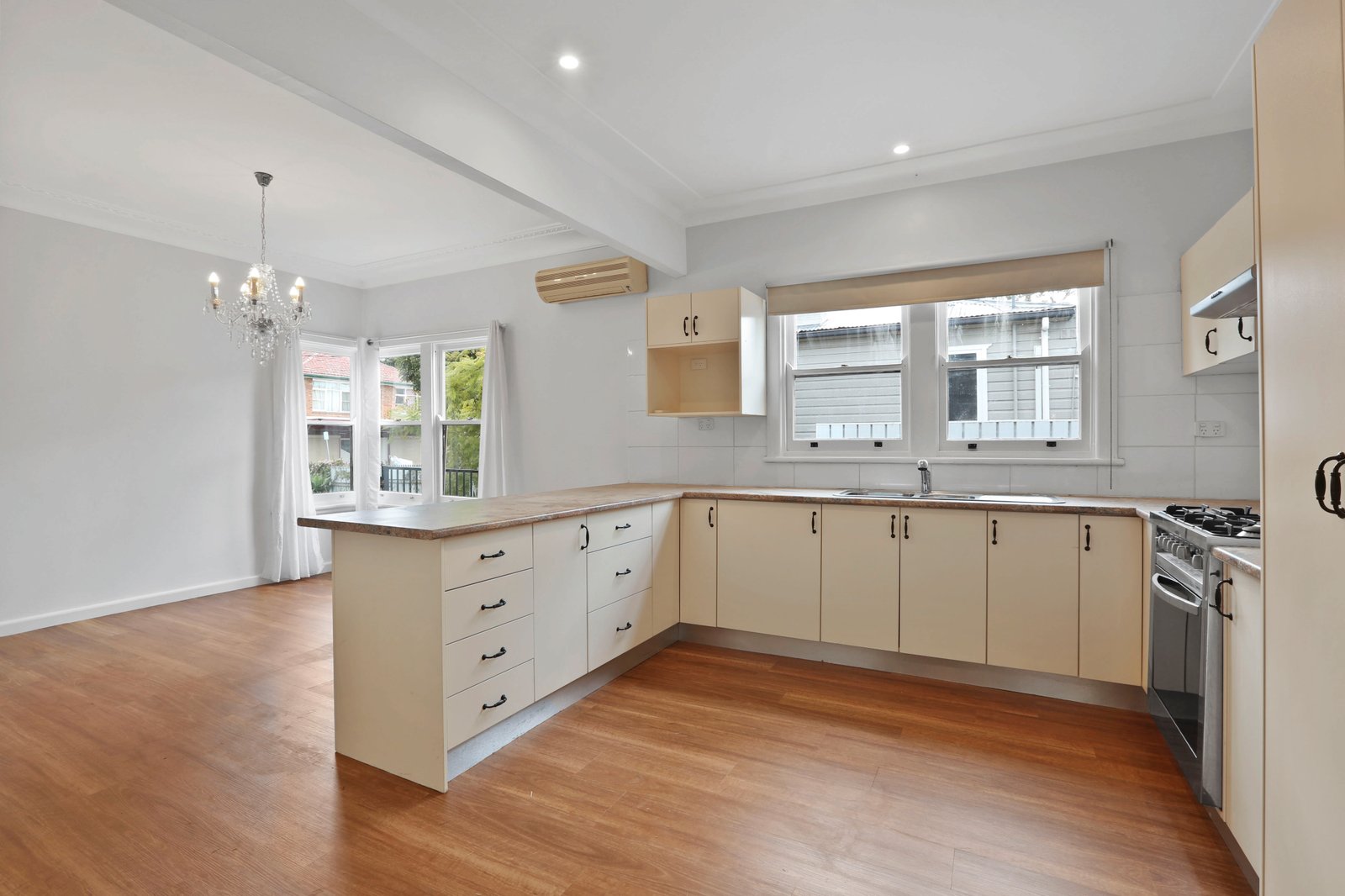 129B Prince Edward Drive DAPTO 2