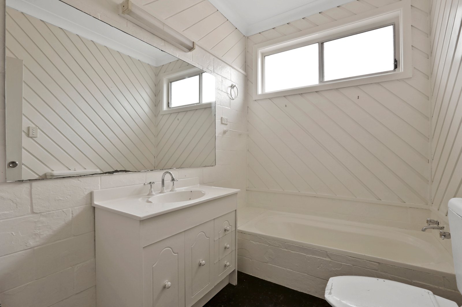 129B Prince Edward Drive DAPTO 4