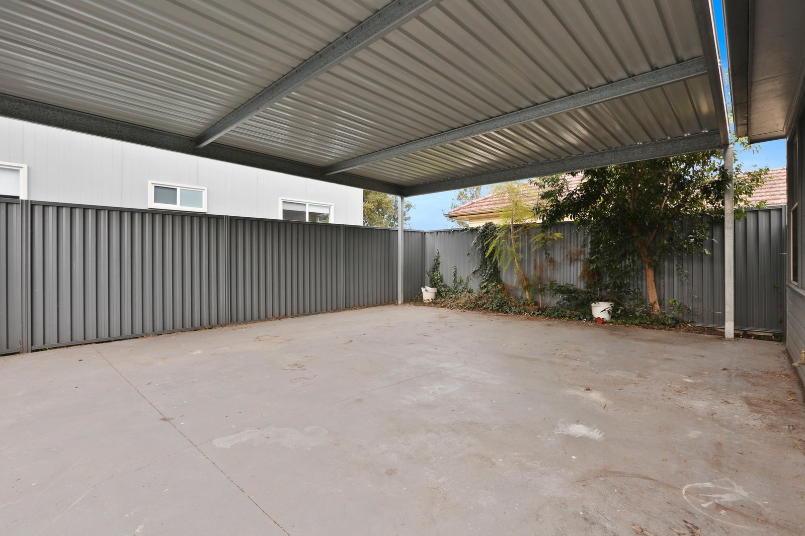 129B Prince Edward Drive DAPTO 5