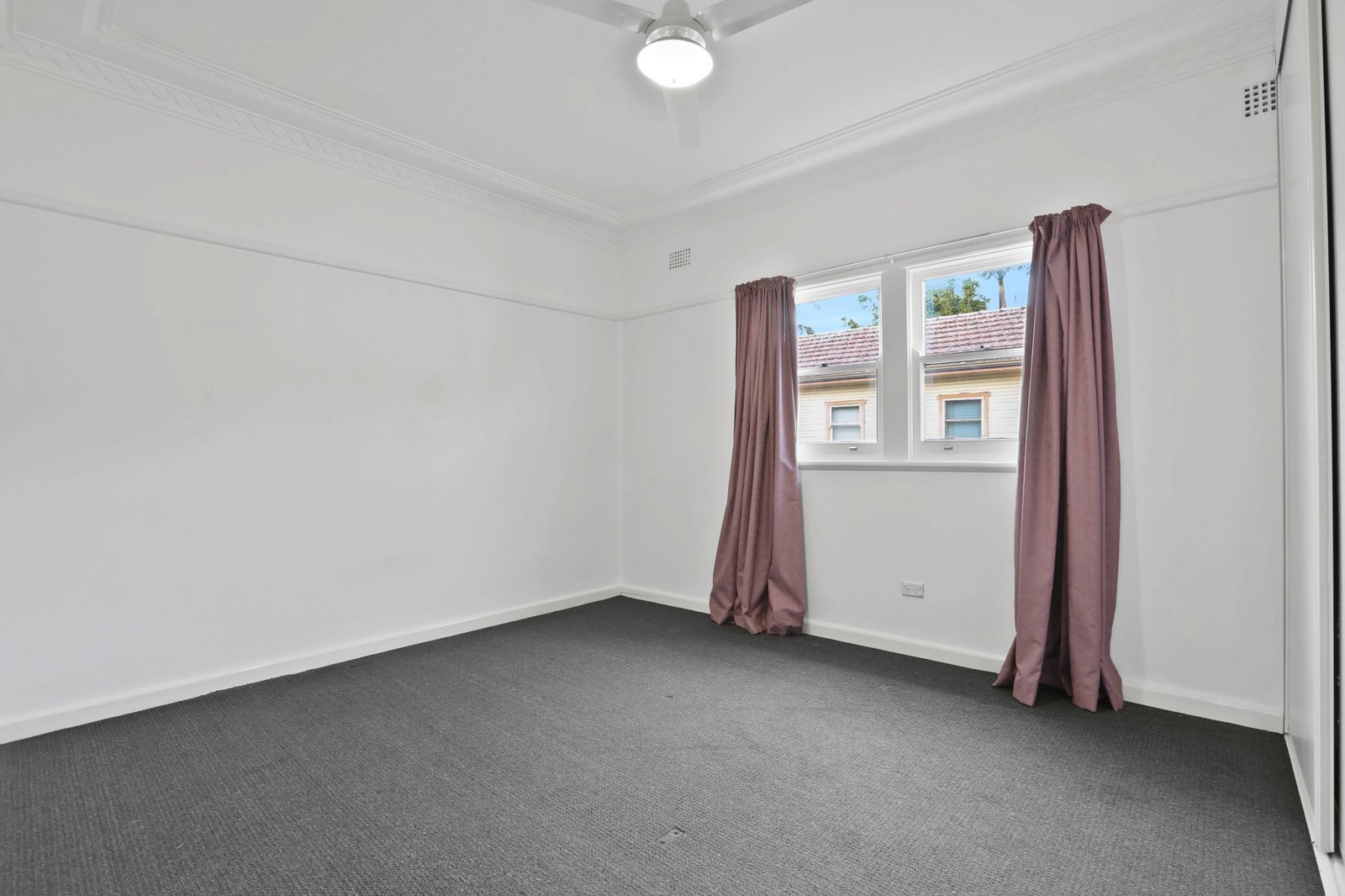 129B Prince Edward Drive DAPTO 6