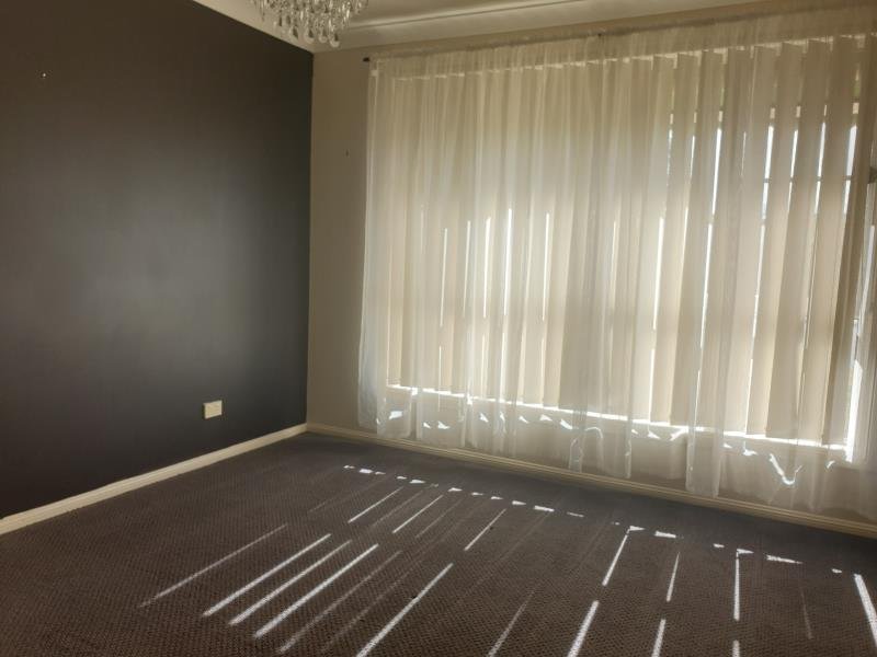 12a Banks Street TAMWORTH 2