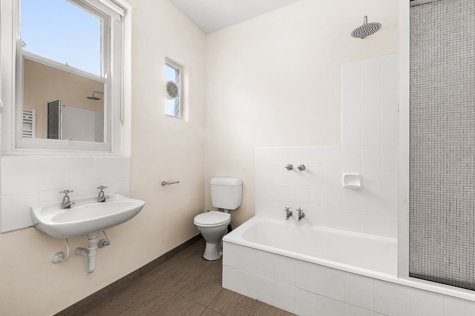 Gallery: 1/2A Foster Street