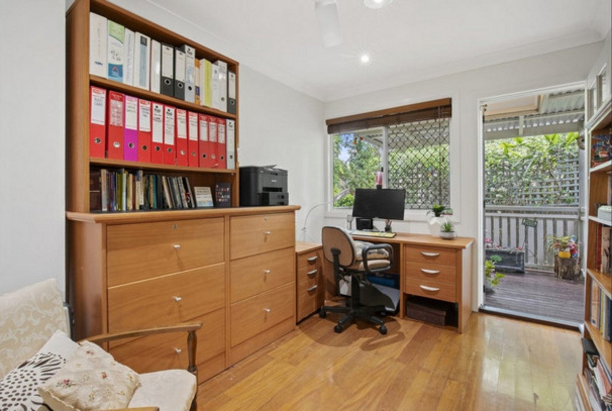 12a Harris Street Labrador 10