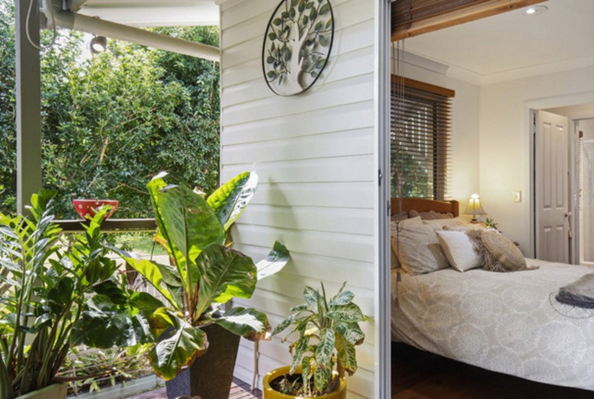 12a Harris Street Labrador 12