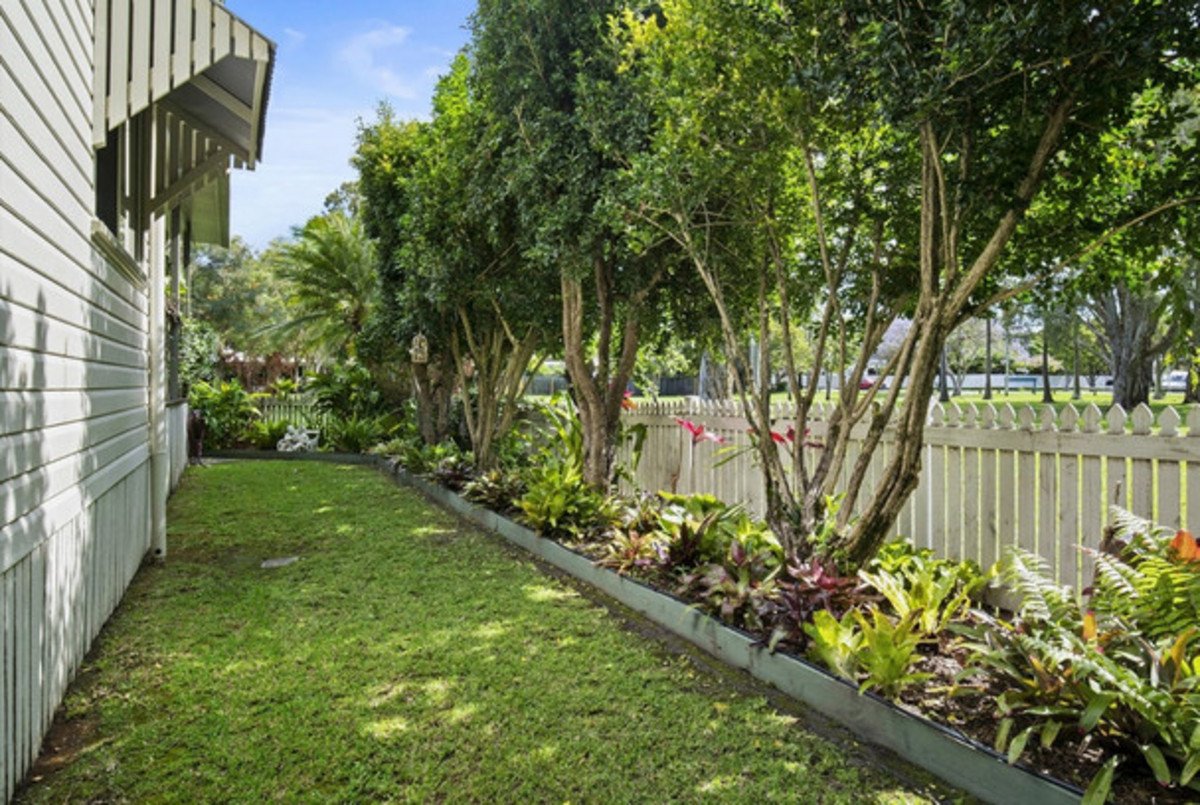 12a Harris Street Labrador 17