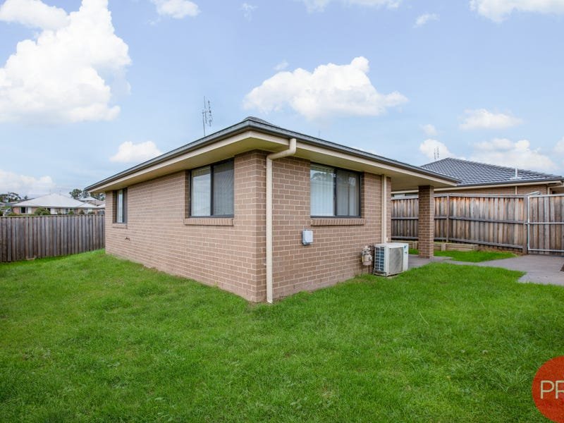 12A Holland Circuit GILLIESTON HEIGHTS 12