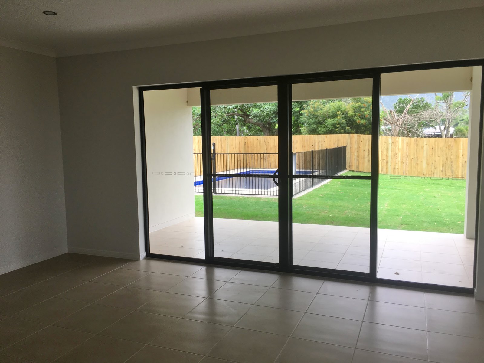 12A Jessamine Close CANNONVALE 4