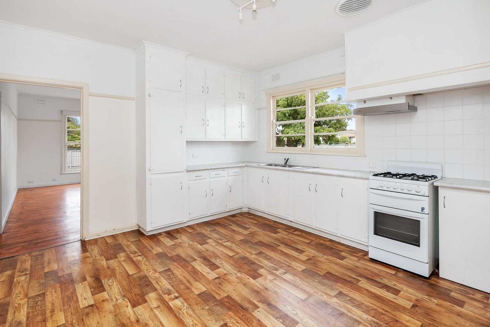 12A Marigold Street WENDOUREE 4