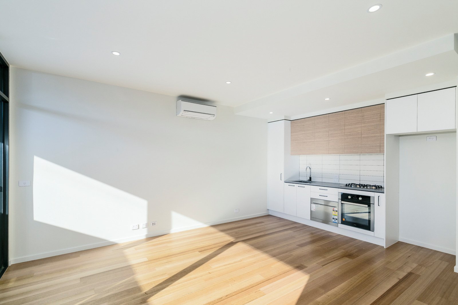 Gallery: 1/2a Newberry Avenue