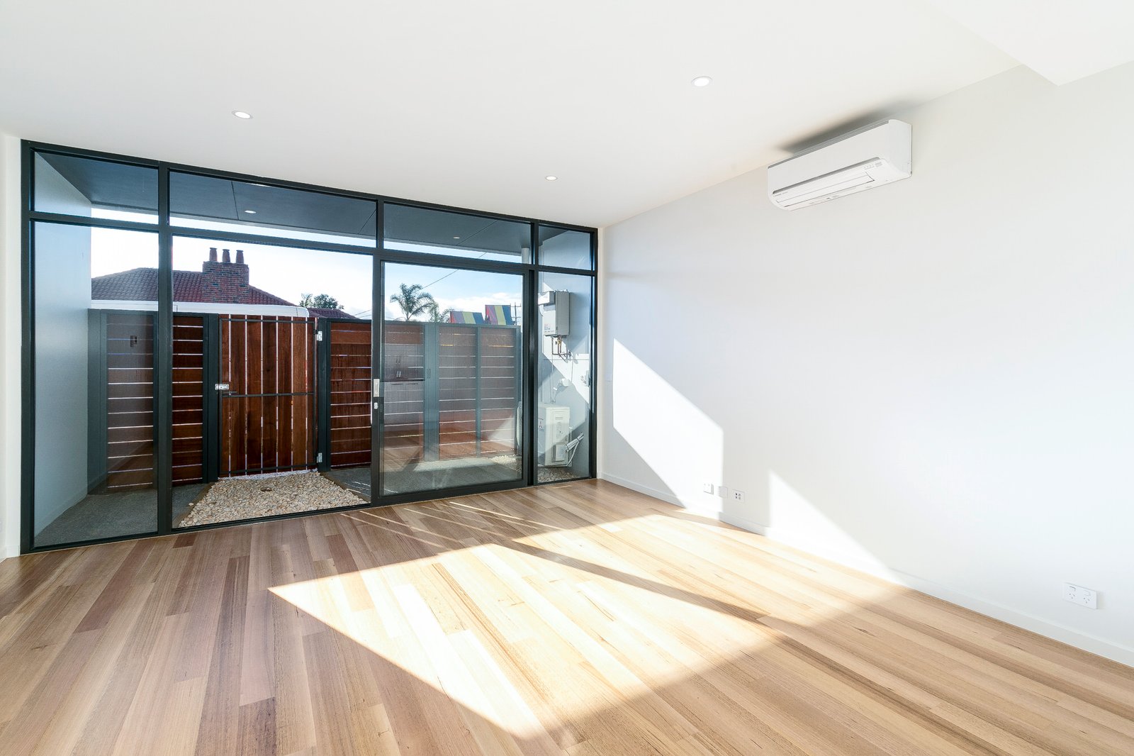Gallery: 1/2a Newberry Avenue