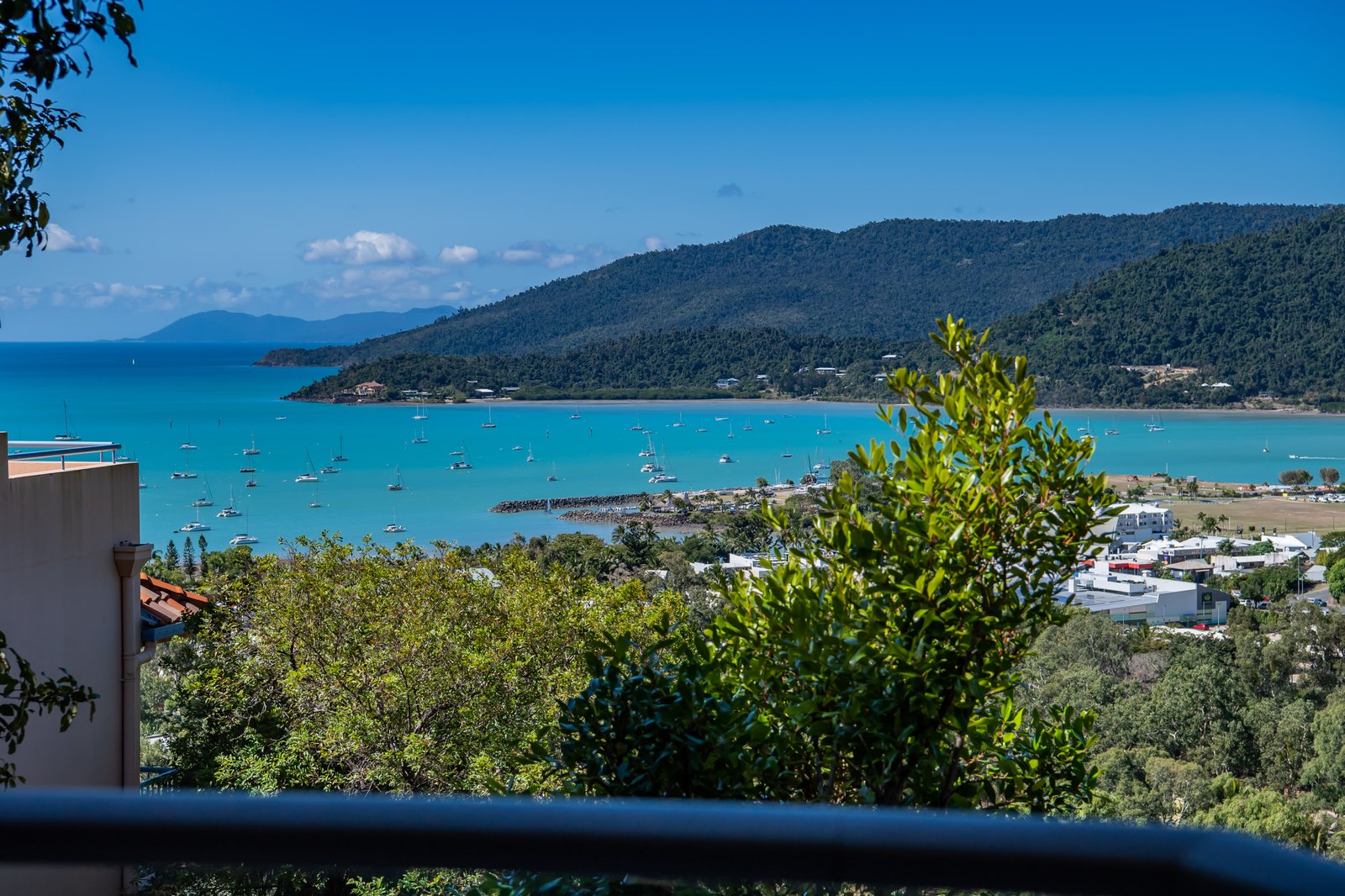 12a&12b/18 Seaview Drive AIRLIE BEACH 2