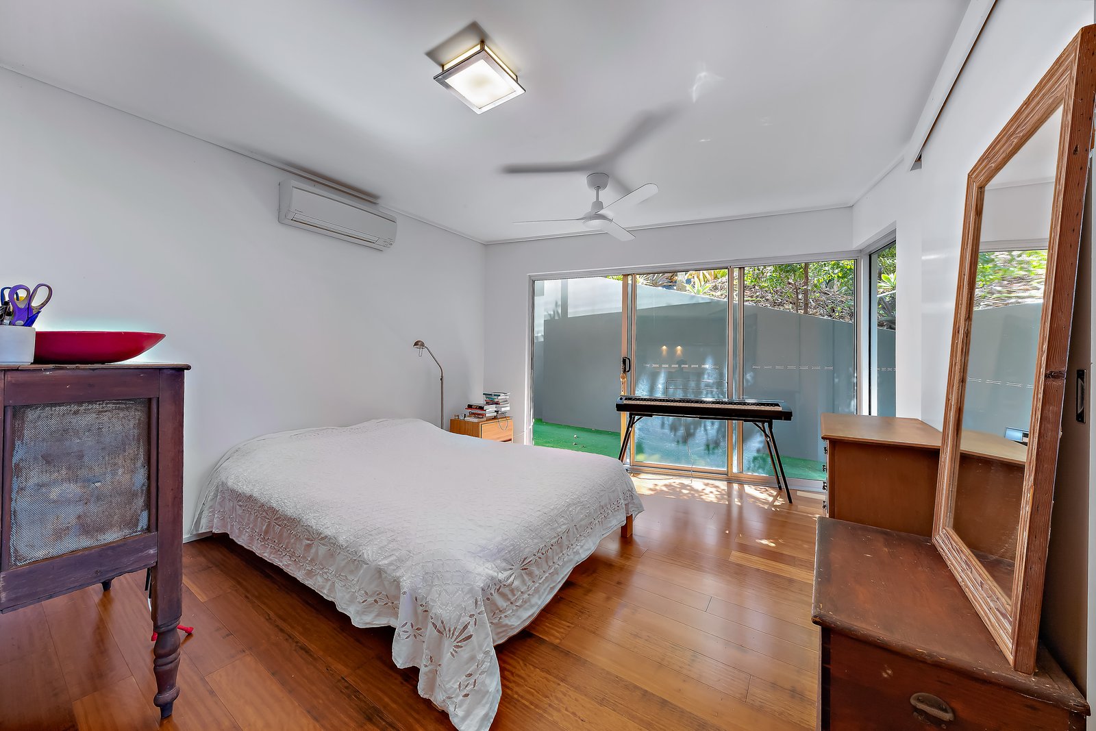 12a&12b/18 Seaview Drive AIRLIE BEACH 13