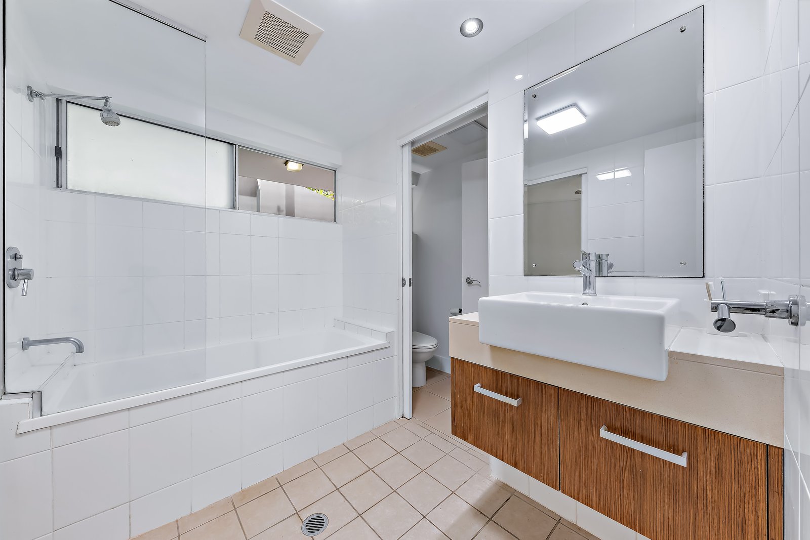 12a&12b/18 Seaview Drive AIRLIE BEACH 15
