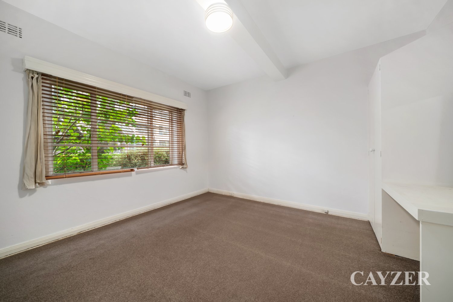 Gallery: 12a/17 Queens Road