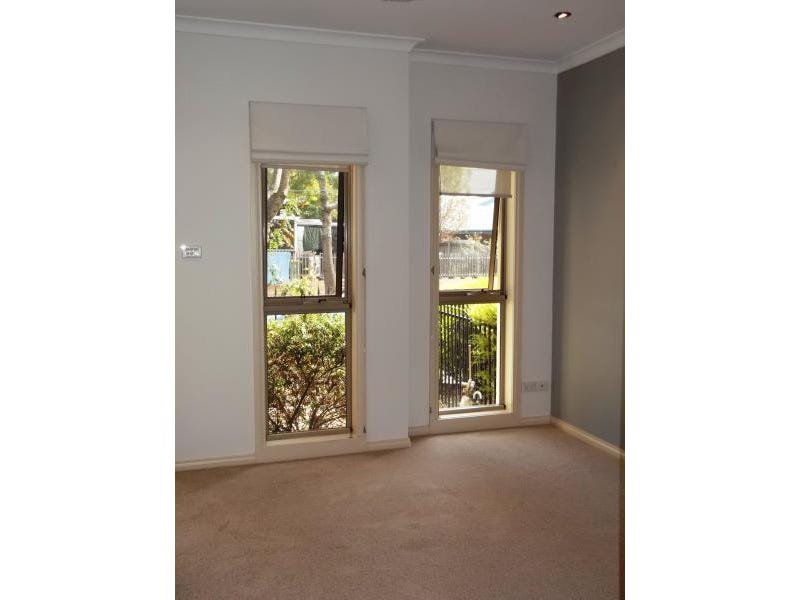 Gallery: 1/2B Barrett Street