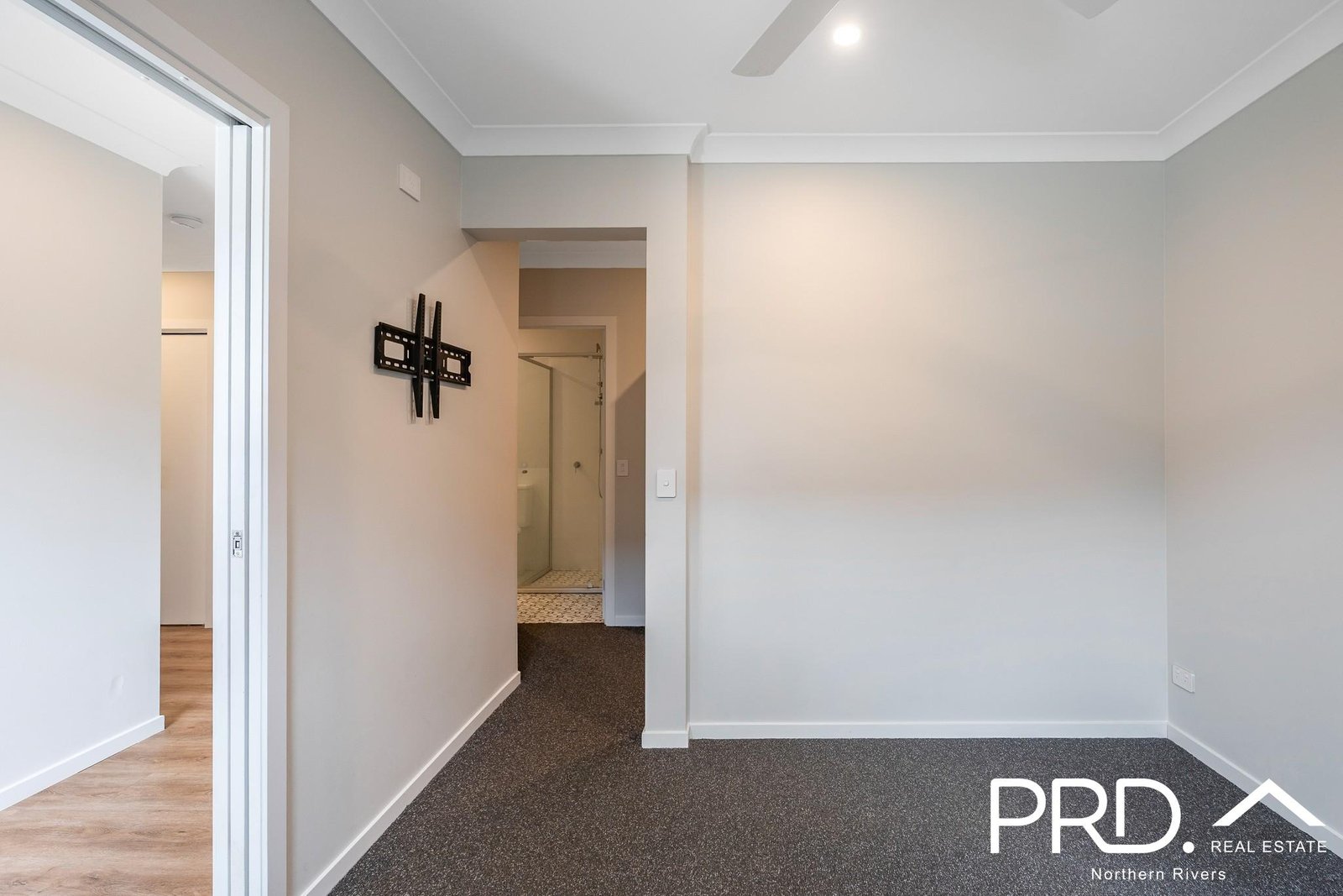 12B Canary Drive GOONELLABAH 10