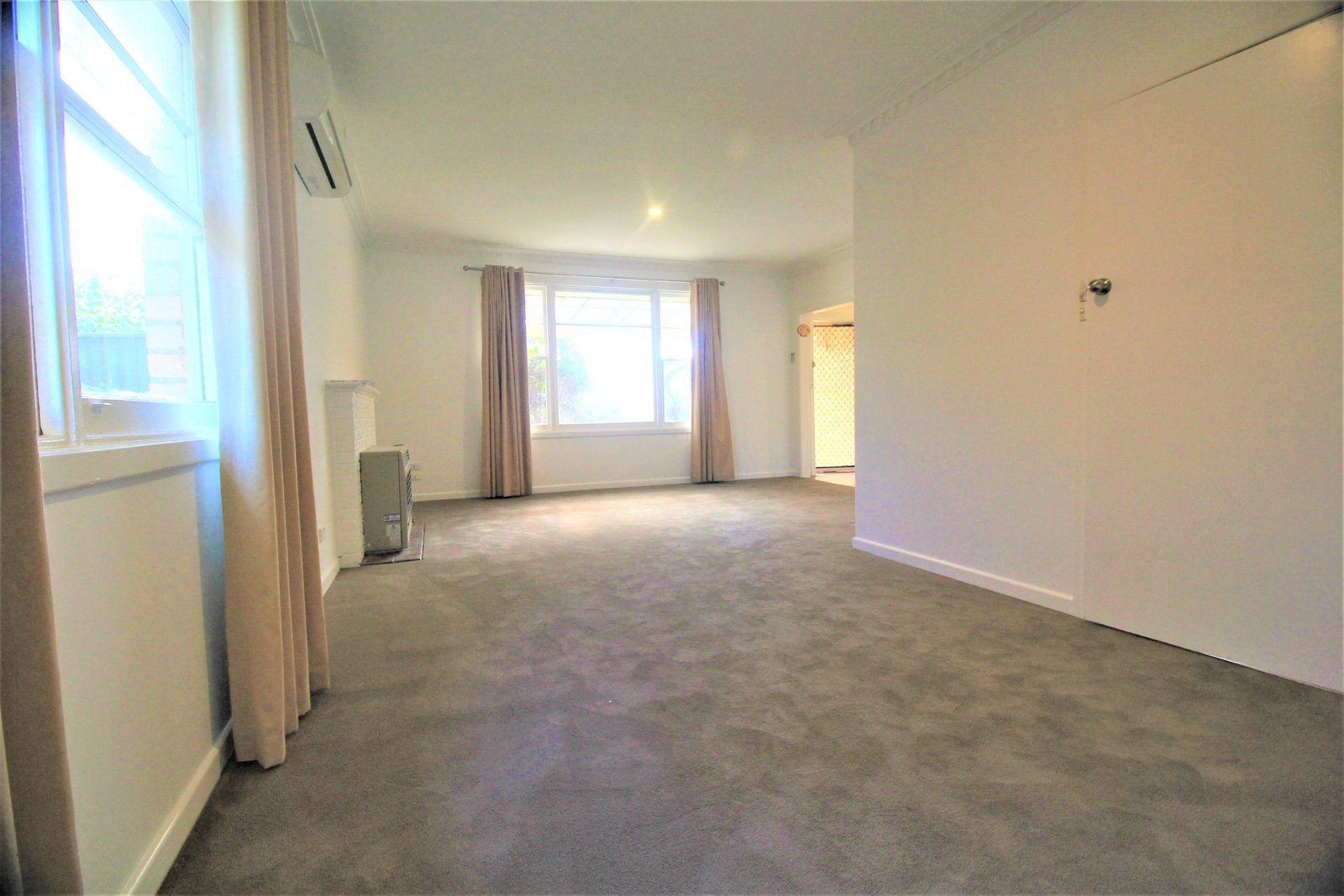 Gallery: 1/2b Glenola Road