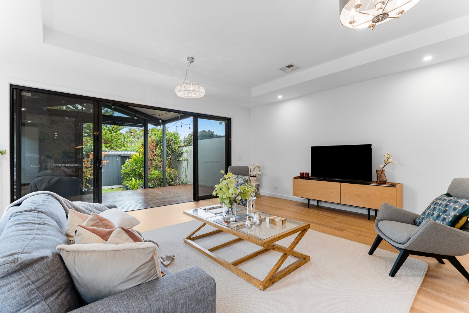 Gallery: 12B Hinkler Avenue