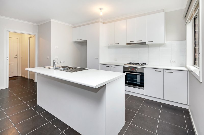 12b Marigold Street WENDOUREE 2