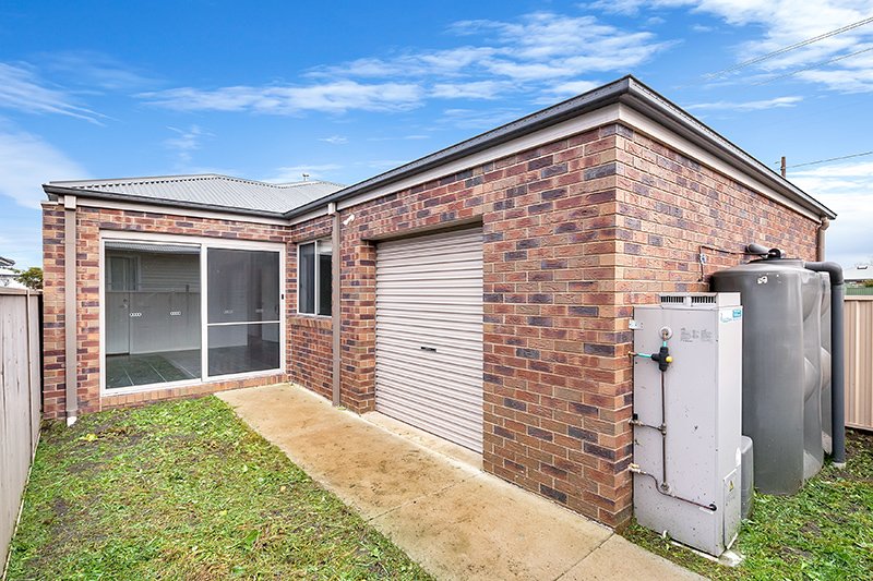 12b Marigold Street WENDOUREE 8