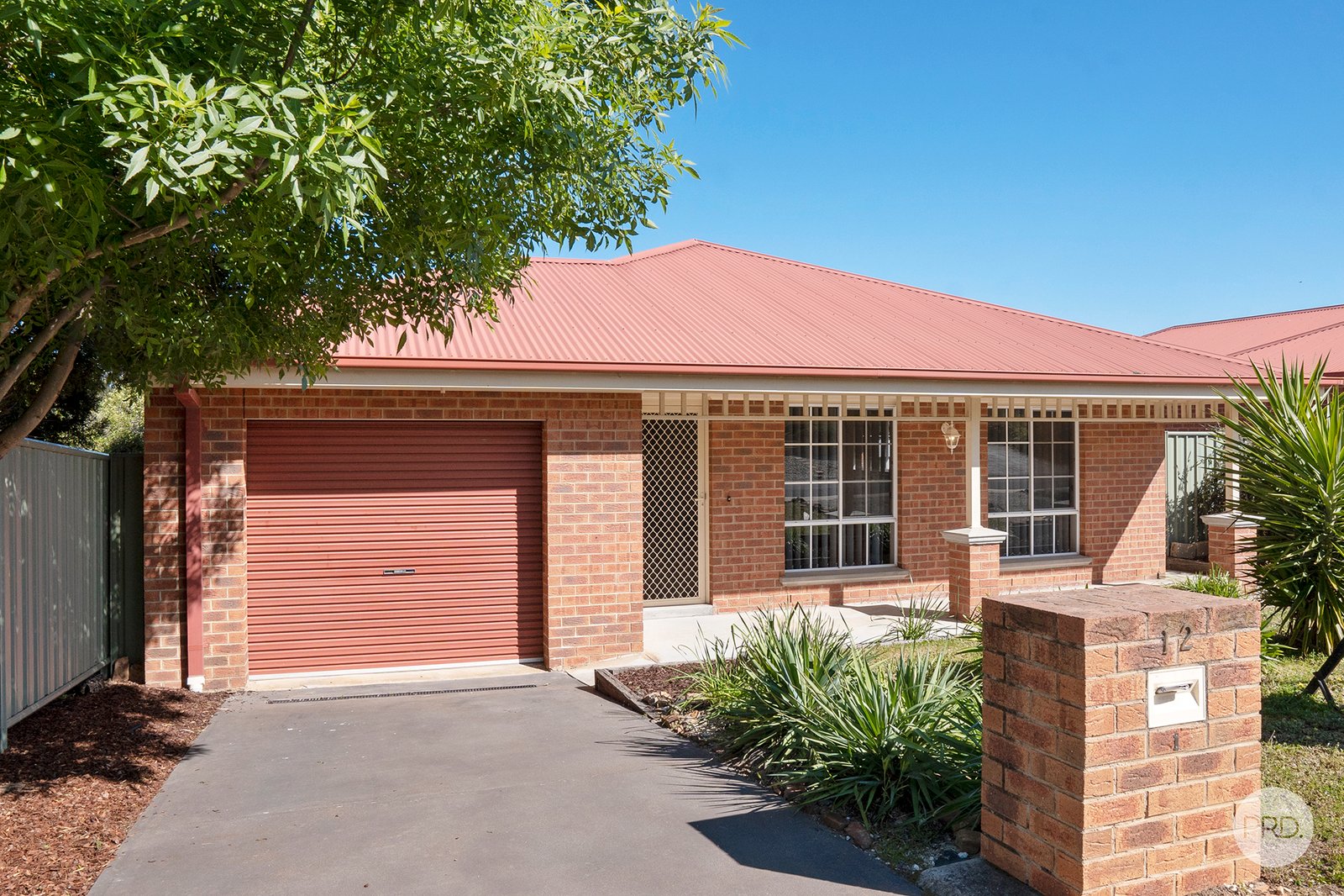 12B Sunset Boulevard SPRING GULLY 1