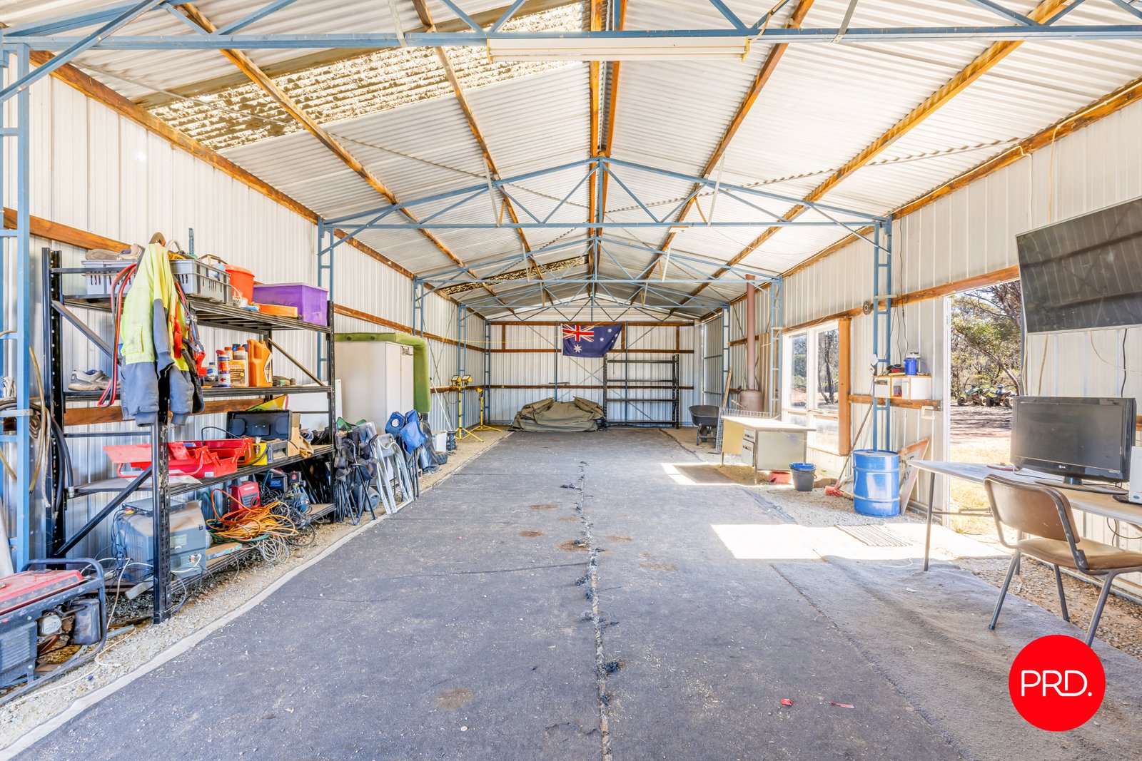 12c Rasmussens Road BAGSHOT NORTH 6