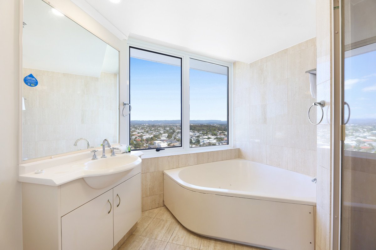 12C/3 Second Avenue Burleigh Heads 15