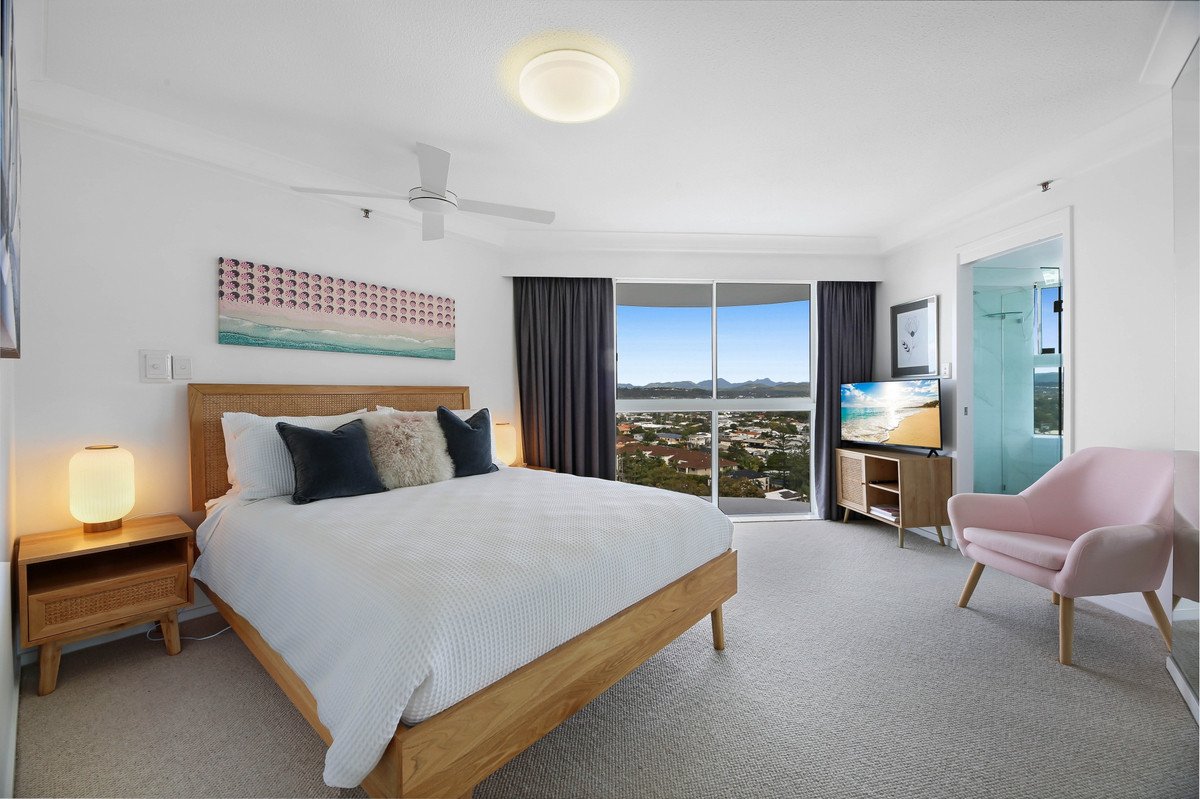 12D/238 The Esplanade Burleigh Heads 13