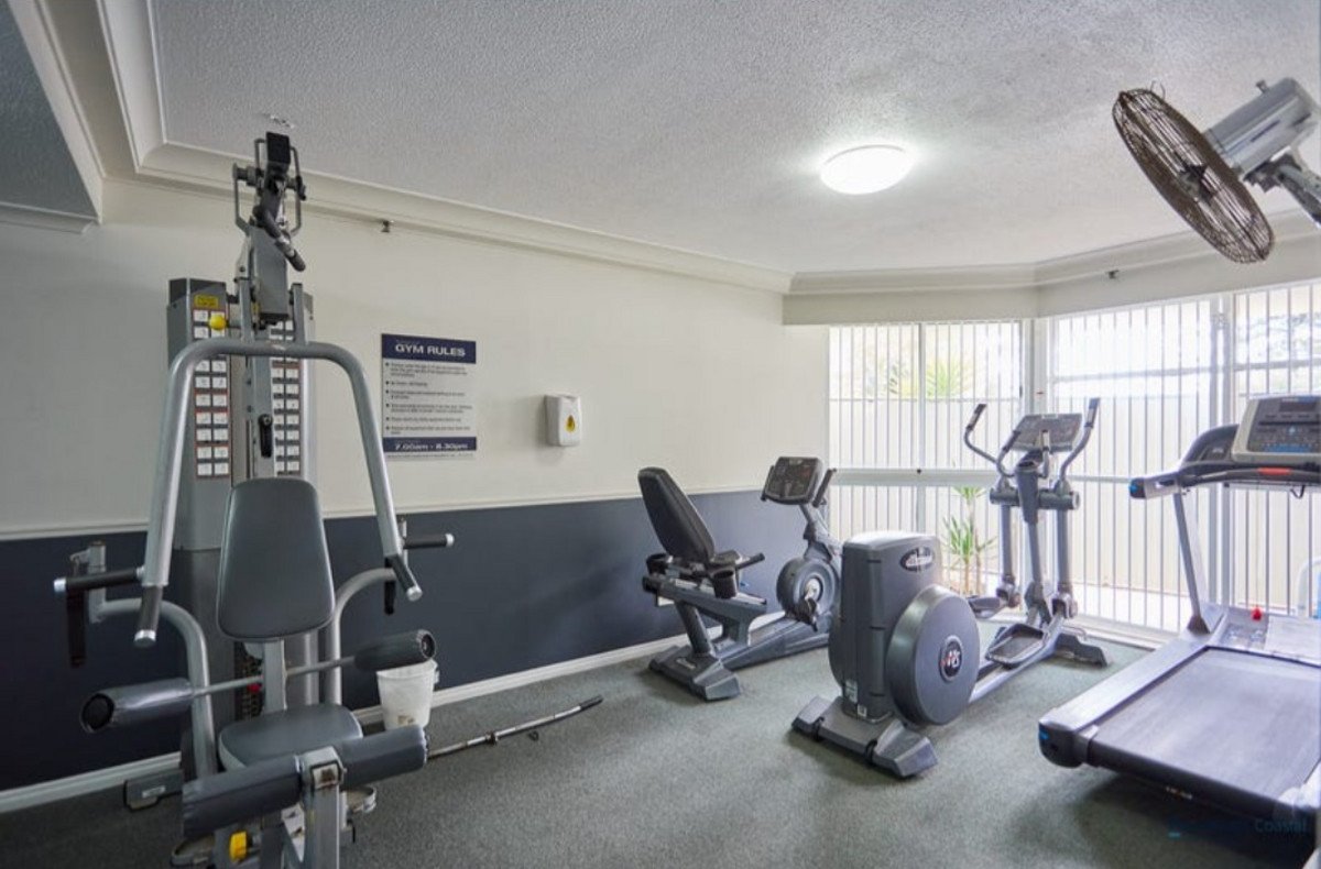 12D/238 The Esplanade Burleigh Heads 24