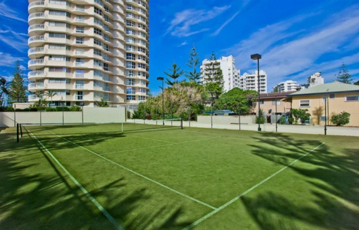 12D/238 The Esplanade Burleigh Heads 26