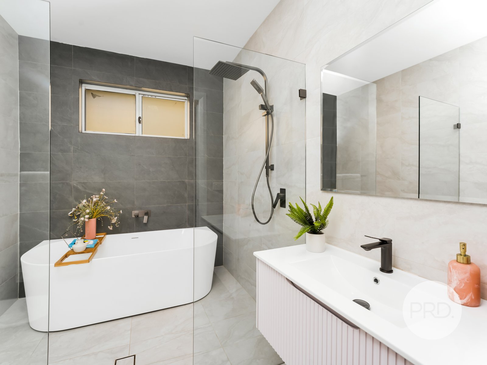 13 &13A Skyline Street MENANGLE PARK 3