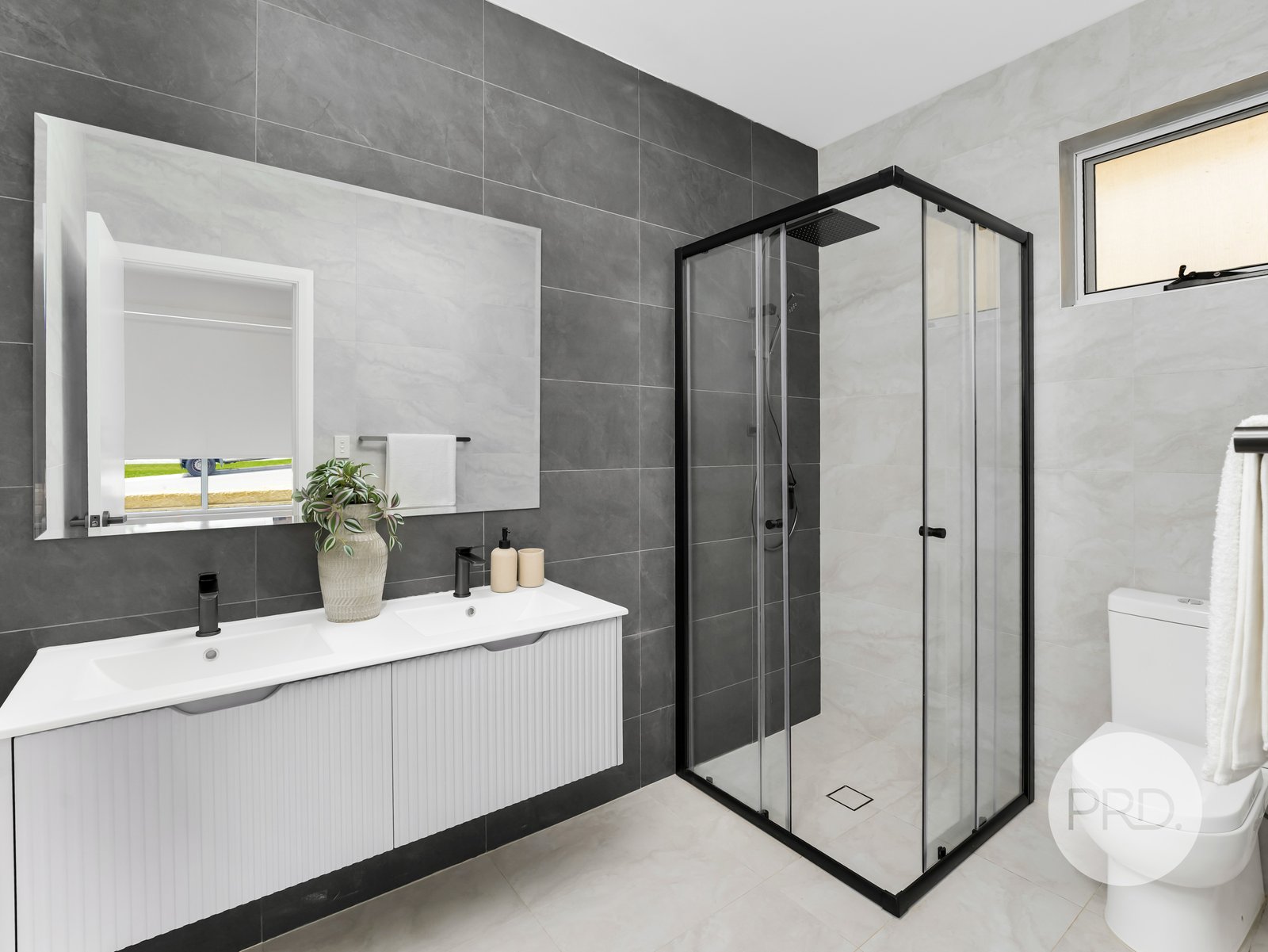 13 &13A Skyline Street MENANGLE PARK 12