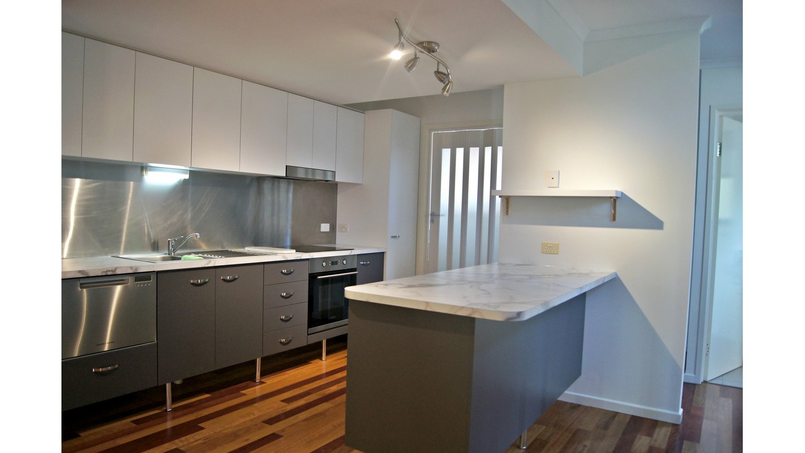 1/3-5 Seaview Drive AIRLIE BEACH 3