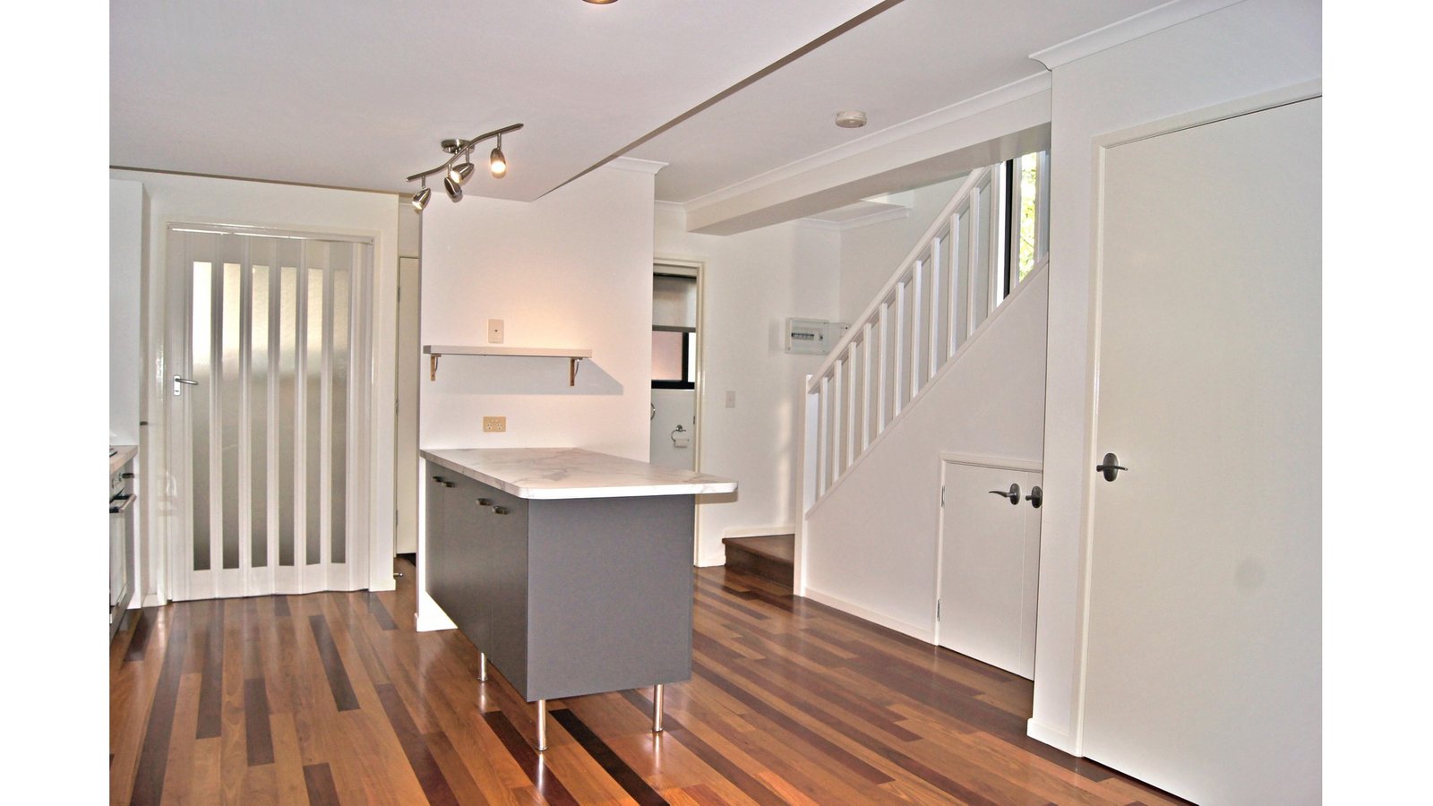 1/3-5 Seaview Drive AIRLIE BEACH 4