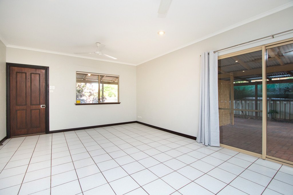 13 Aarons Drive CABLE BEACH 4