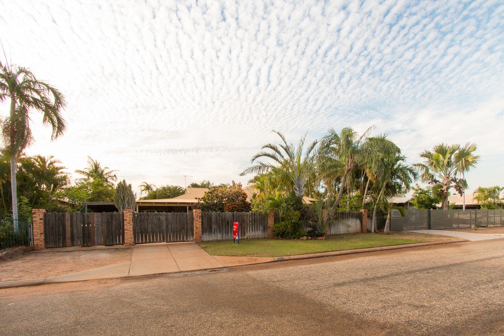 13 Aarons Drive CABLE BEACH 16