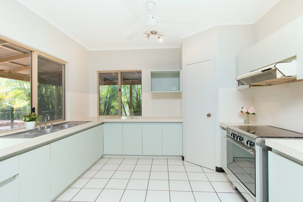 13 Aarons Drive CABLE BEACH 17