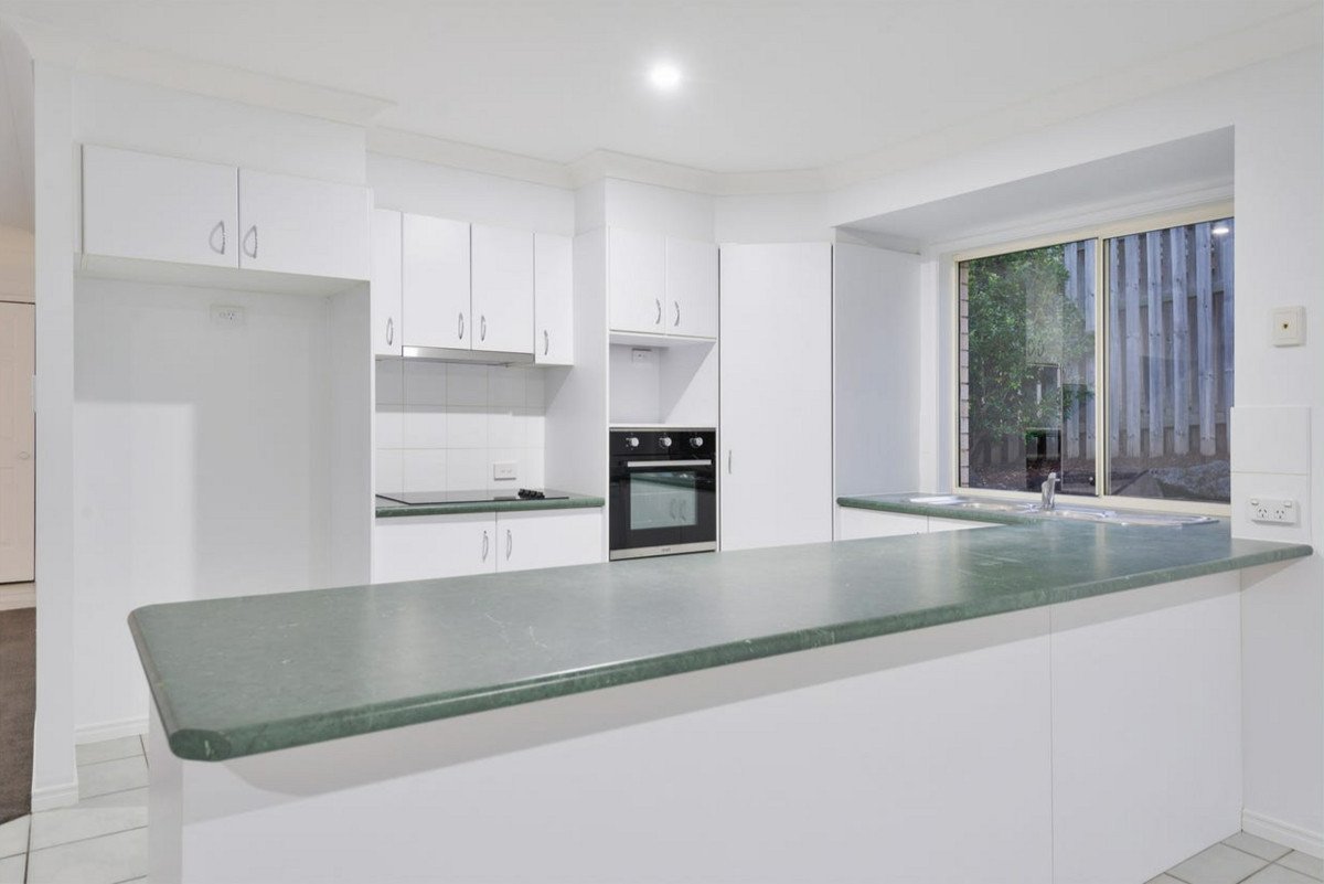 13 Amanu Crescent Pacific Pines 2