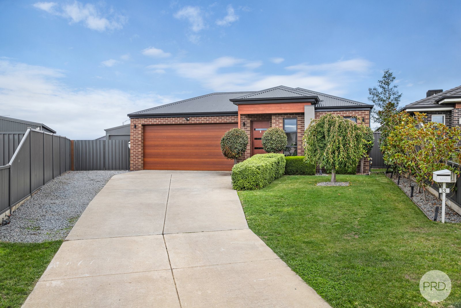 13 Angus Close DELACOMBE 1