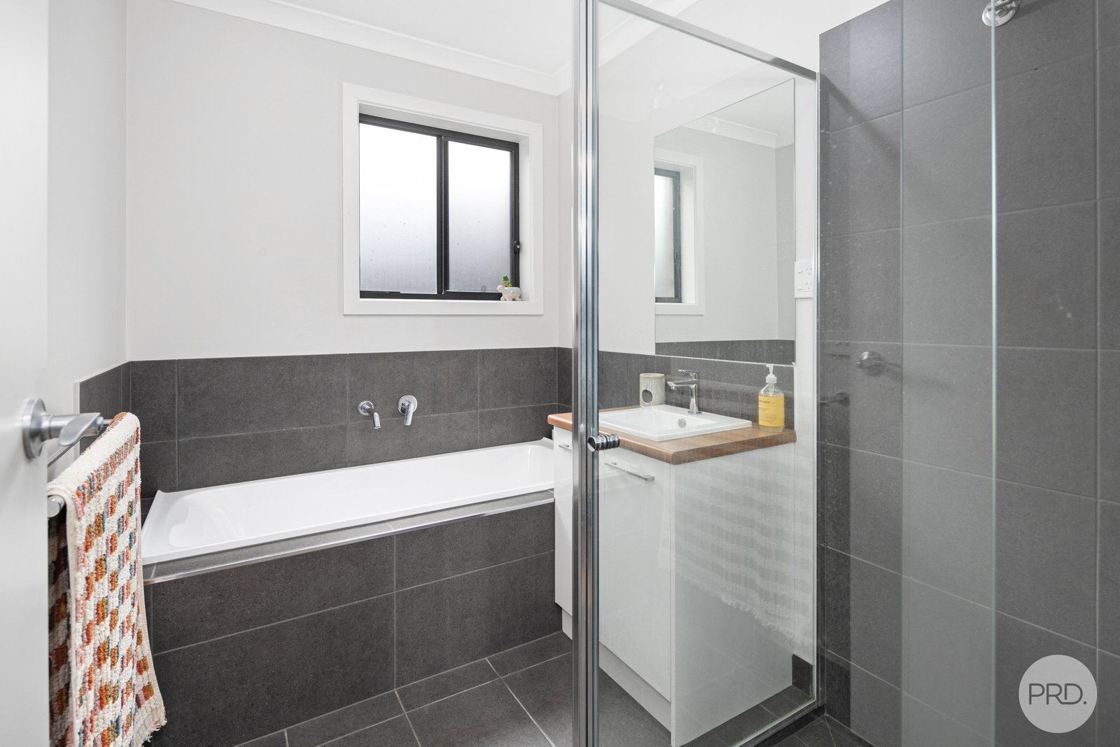 13 Angus Close DELACOMBE 14
