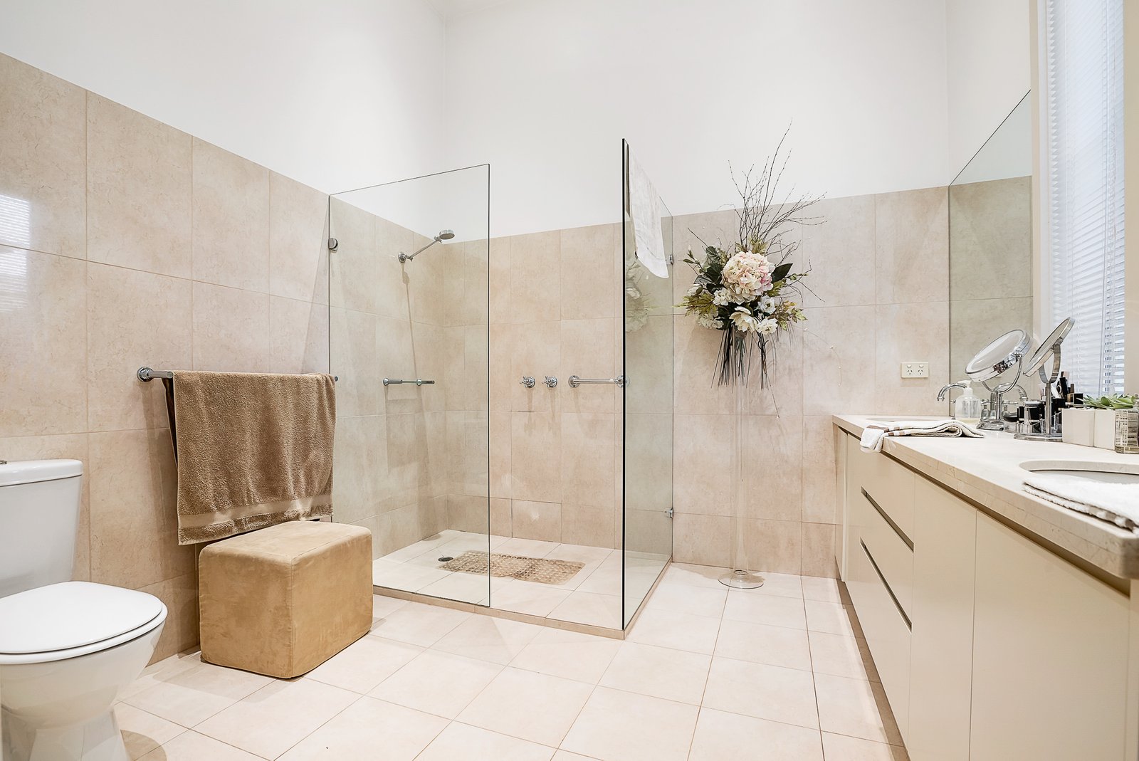 Gallery: 13 Anne Crescent