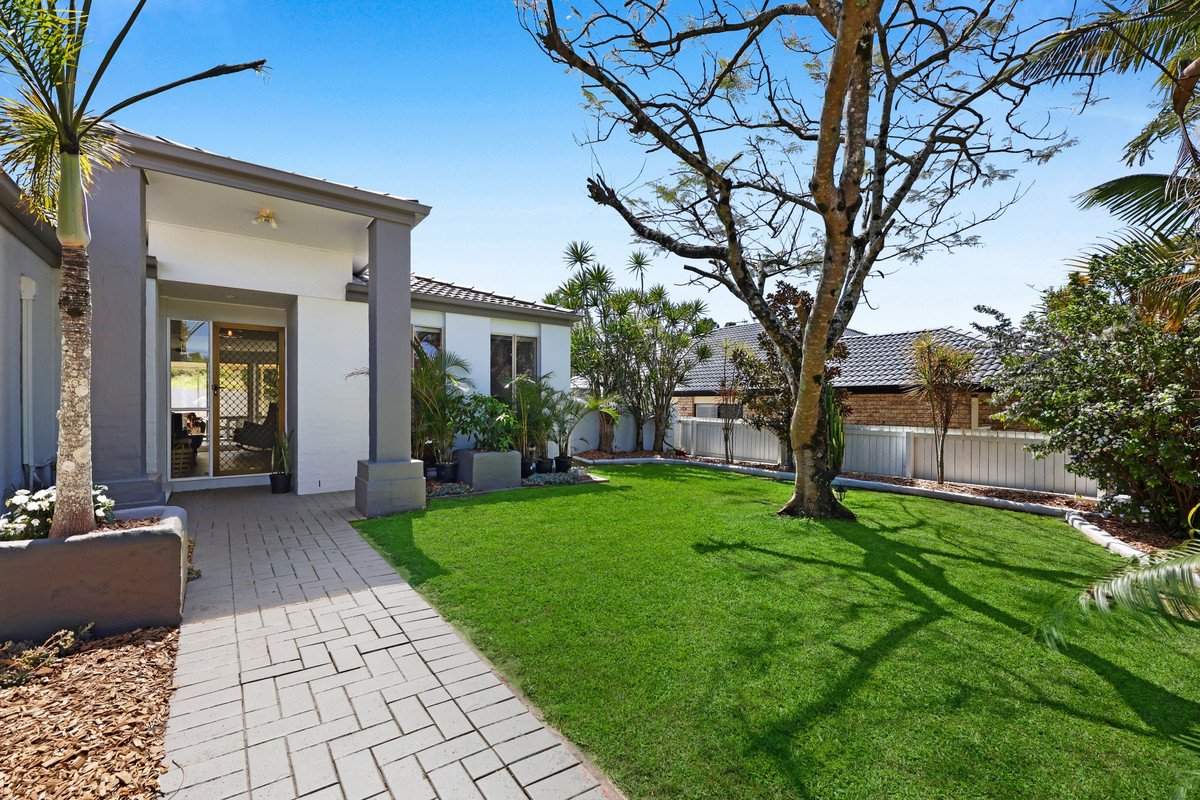 13 Arbury Hill Close Burleigh Heads 2