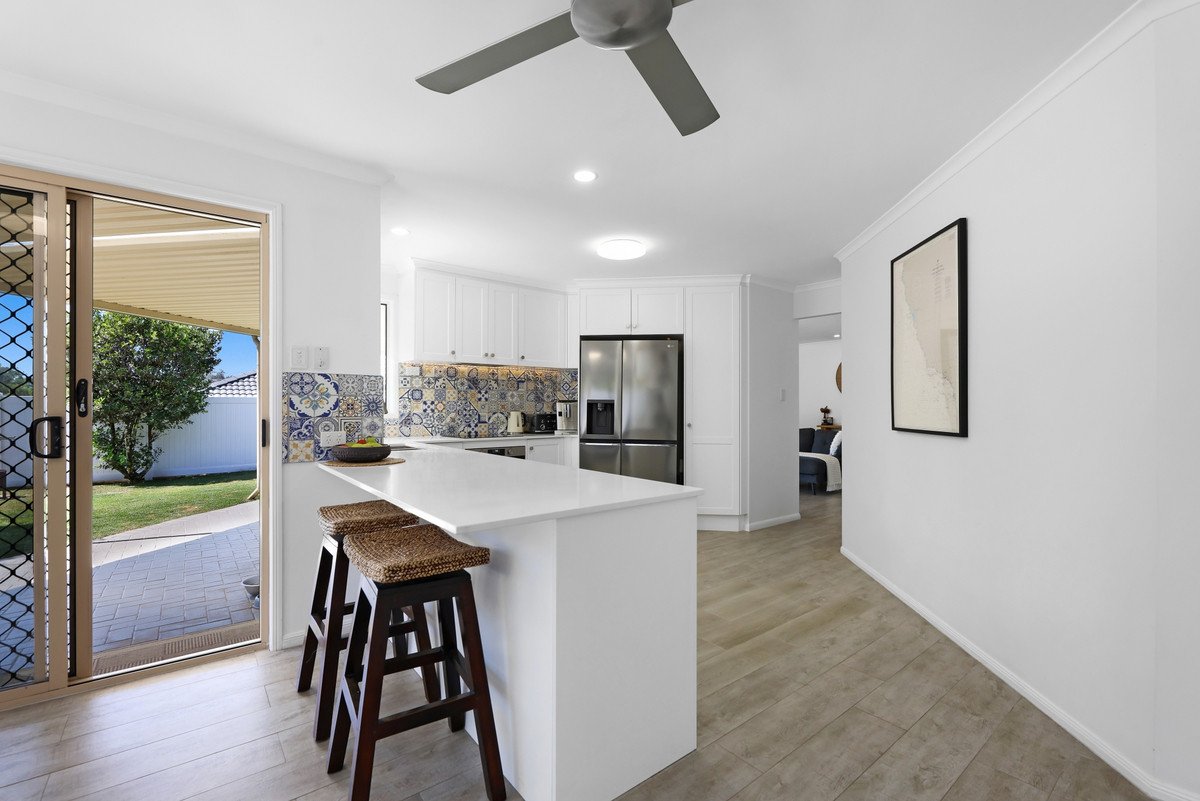 13 Arbury Hill Close Burleigh Heads 8